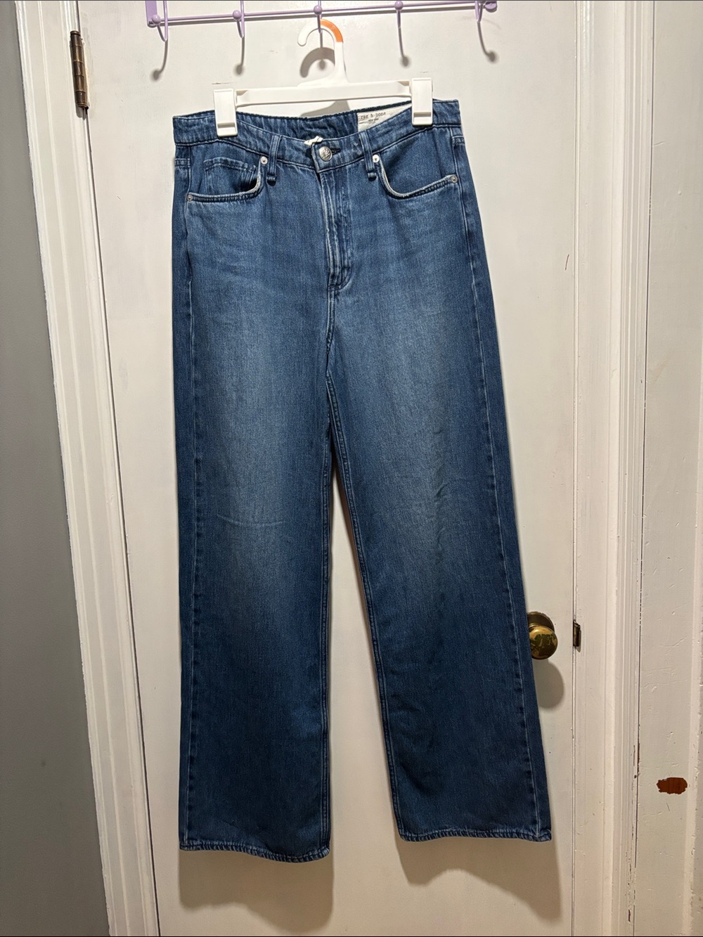 RAG & BONE Logan mid rise wide leg jeans in Rubin color size 28